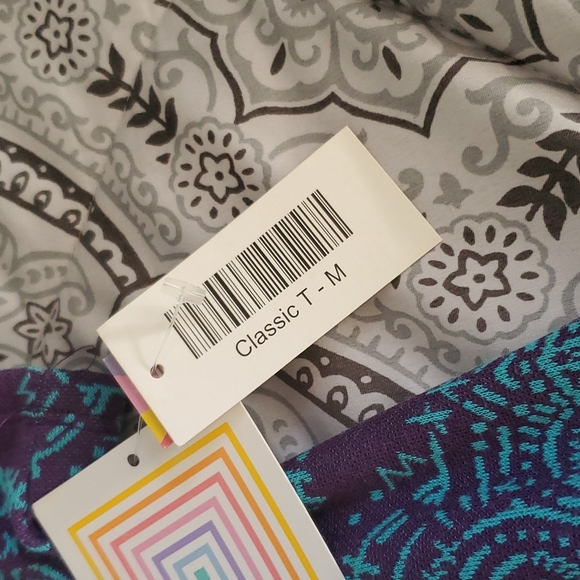 Lularoe Classic/Cassie Outfit - Picture 5 of 9